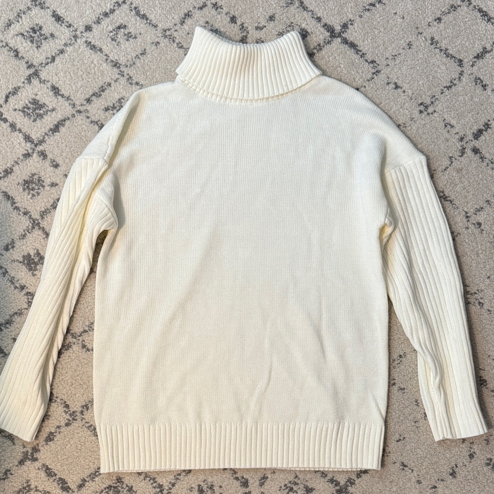 Chic Cream Turtleneck Sweater